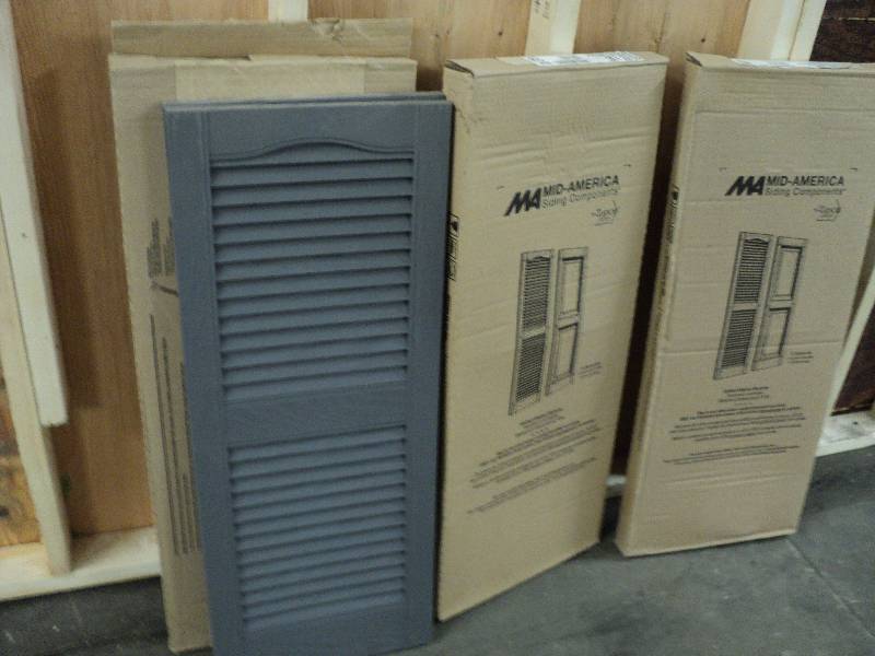 lot 214 image: 3 pairs Louver shutters 14.5x36...
