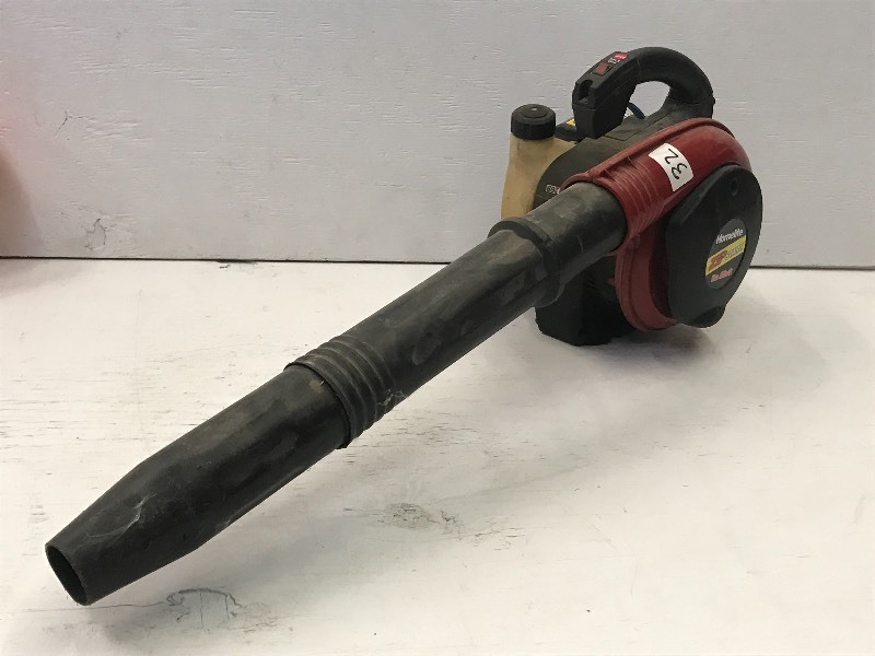 lot 32 image: Homelite Zip-Start Handheld Gas Blow...