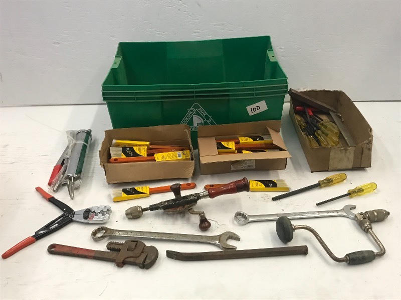 lot 100 image: Tote Of Assorted Paint Brushes, Ha...