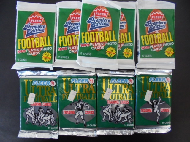 lot 33 image: Unopened Vintage NFL Football Card Packs