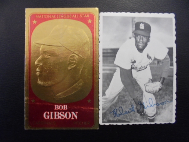 lot 37 image: 1965 and 1969 Bob Gibson Baseball Cards