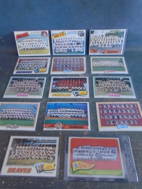lot 2 image: Vintage MLB Team Cards