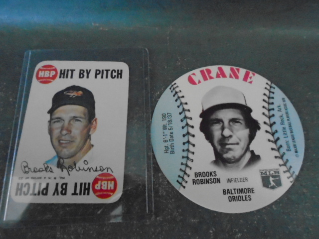 lot 65 image: Brooks Robinson Vintage Baseball Cards