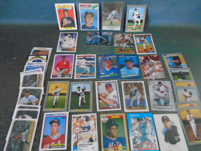 lot 70 image: 50 Mlb Pitchers Baseball Cards