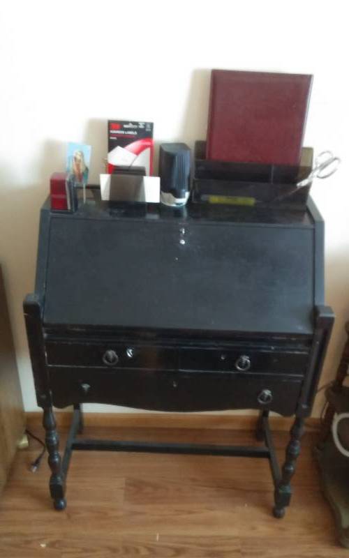 lot 15 image: Vintage Drop Front SecretaryWriting Desk With Skeleton Key (39x14x29)