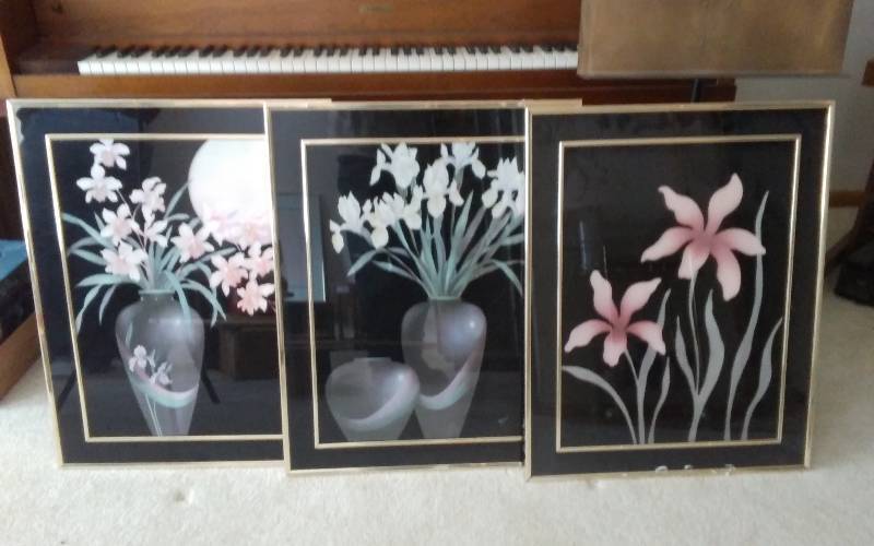 lot 54 image: 3 Piece Floral Picture Set 28x22
