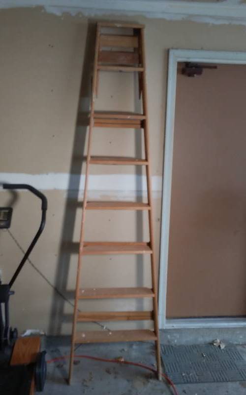 lot 59 image: 8 Foot Wood Ladder