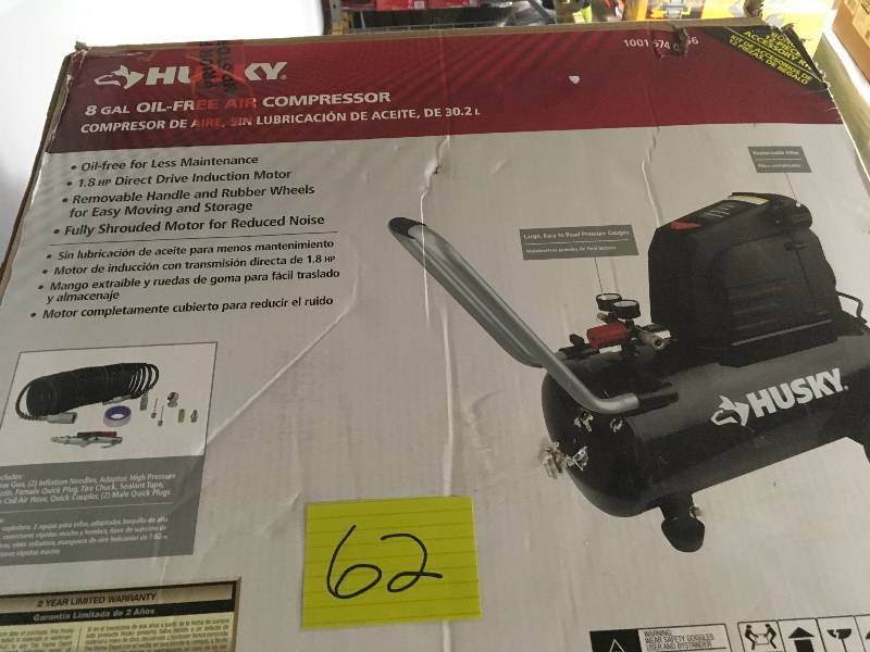 Husky 8 Gal Oil Free Air Compressor in like new condition