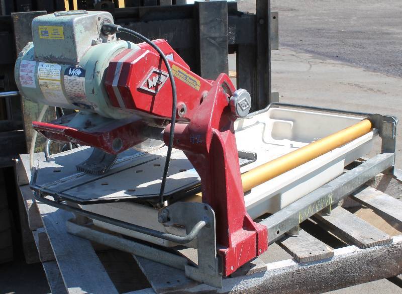 lot 8 image: MK 10 Wet Sliding Table Tile Saw