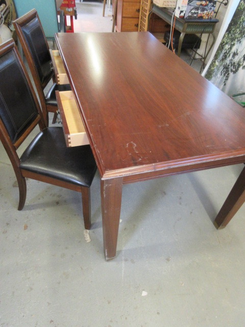 lot 632 image: JASPER DESK WITH CHAIRS