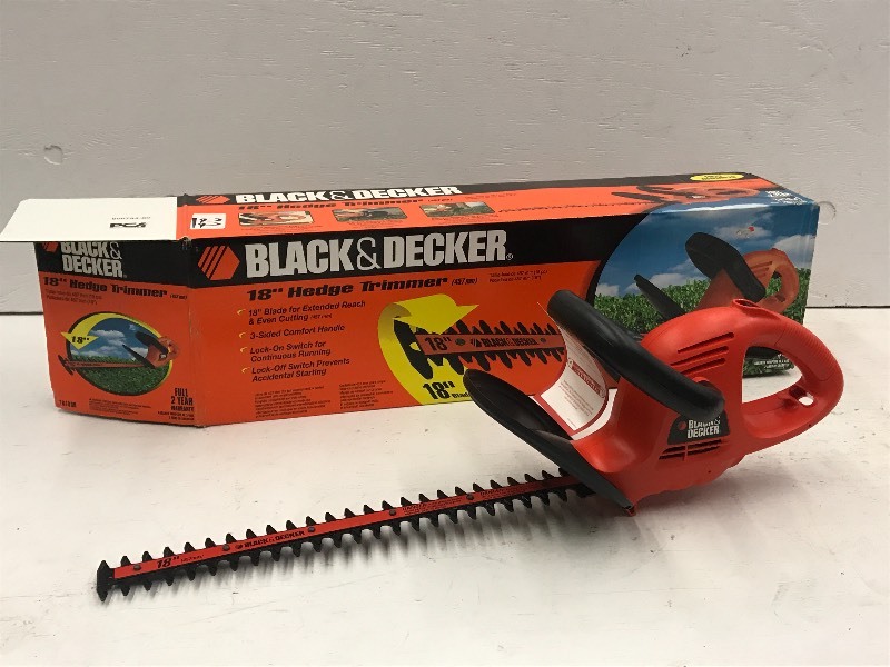 lot 22 image: Black & Decker 18 Electric Hedge T...