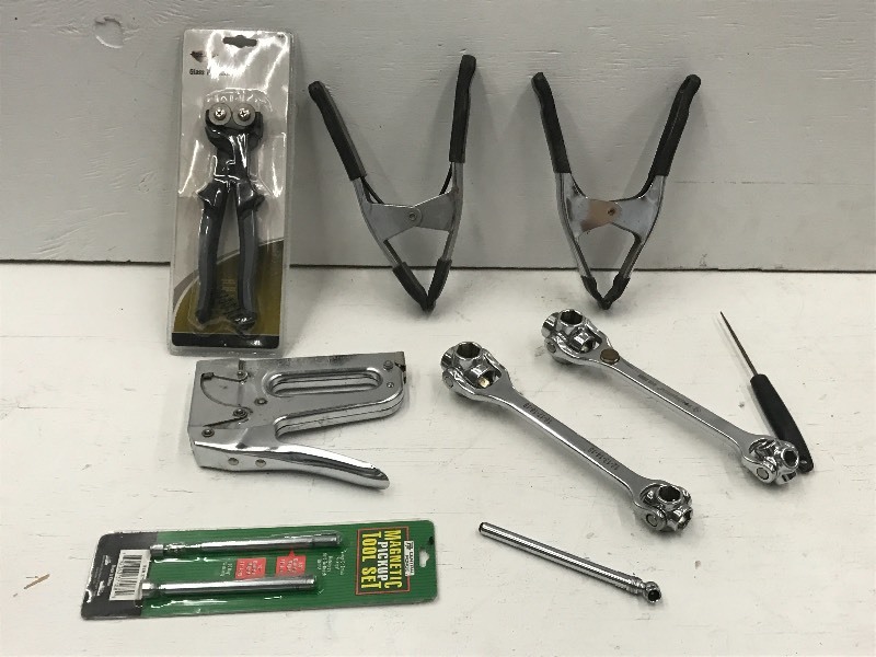 lot 36 image: Flat Of Assorted Spring Clamps, Wr...