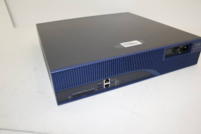 lot 1 image: 3Com MSR 30-40 2-Port Gigabit Wired Router (0235A299)