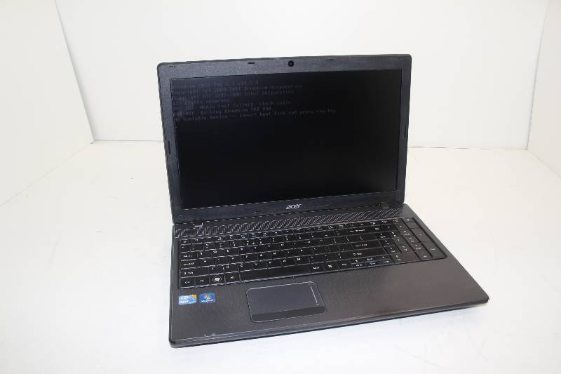 lot 3 image: LapTop Acer Travelmate 5744 with an I5 processor