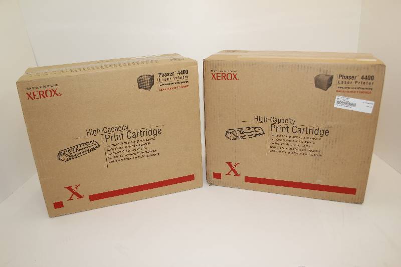 lot 15 image: Lot of 2 High-Capacity toners for the Phaser 4400