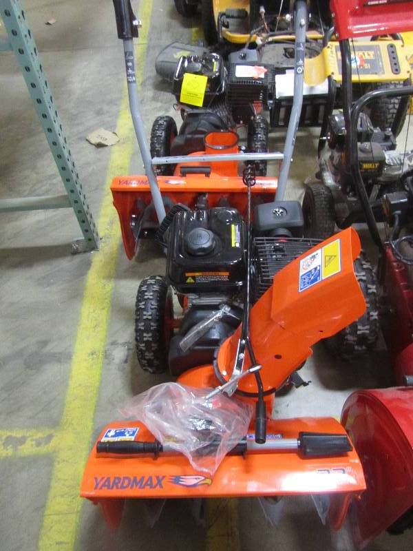 lot 9 image: YARDMAX 22 in. 2-Stage Gas Snow Blower(x2)