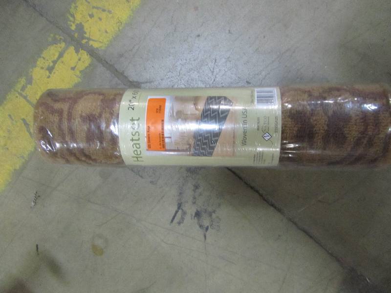 lot 28 image: Heatset Runner 20 x 60