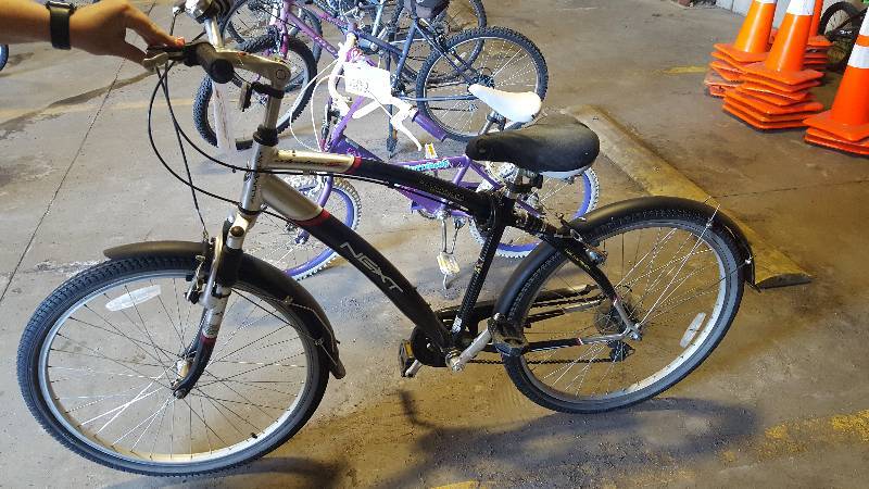lot 401 image: Next Avalor CS Aluminum 7-Speed  Bike with SilverBlack 17in. Frame, 22in. Wheel