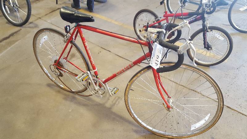 lot 419 image: Raleigh Sovereign  Road Bike with Red 20.5in. Frame, 25in. Wheel