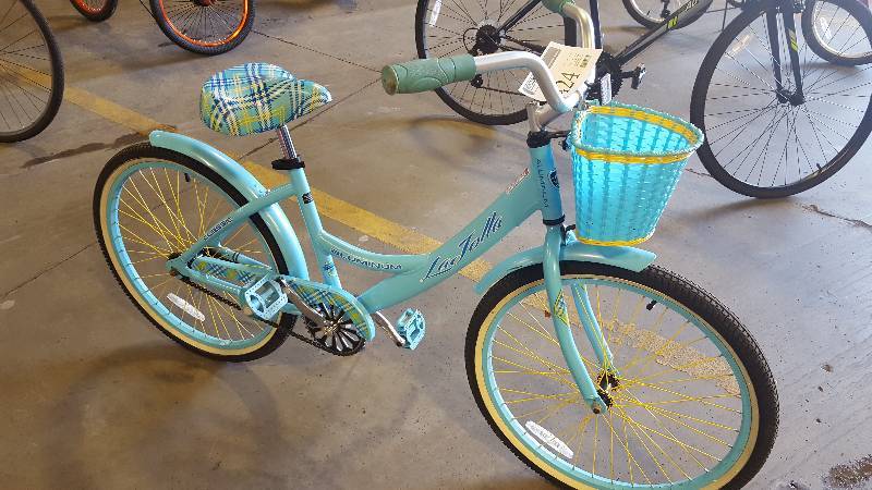 lot 424 image: LaTolla  Aluminum Girls Bike with Light Blue 14in. Frame, 20in. Wheel