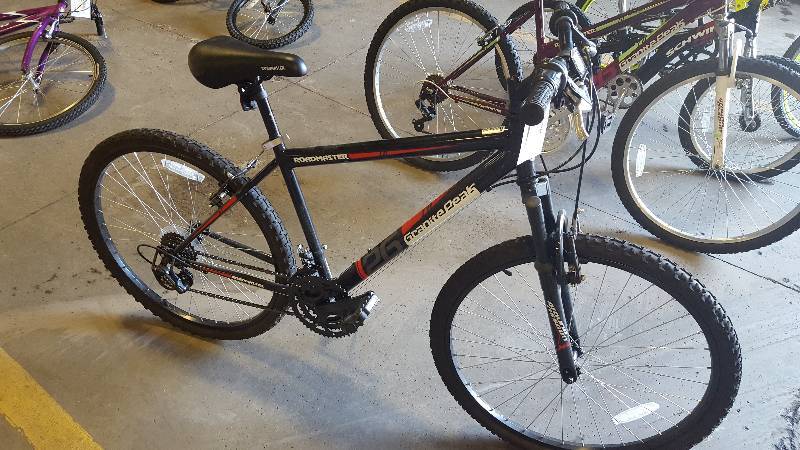 lot 427 image: Roadmaster Granite Peaks Multi-speed  Bike with BlackRed 16.5in. Frame, 21.5in. Wheel
