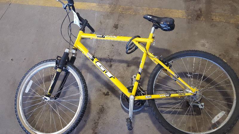 lot 439 image: Palomar DT 21-Speed Mountain Bike with yellow 20in. Frame, 22in. Wheel