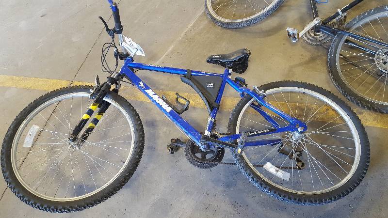 lot 466 image: Magna  18-speed Mountain Bike with  17.5in. Frame, 22in. Wheel