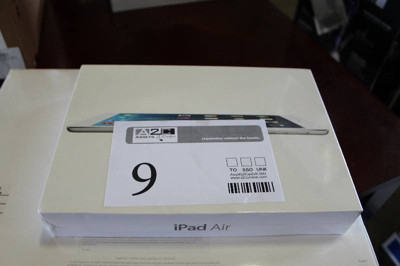 lot 9 image: Apple iPad Air