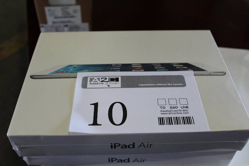 lot 10 image: Apple iPad Air