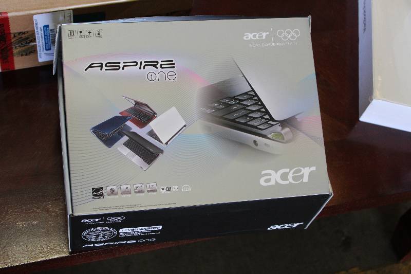 lot 11 image: Acer Aspire One Laptop Computer