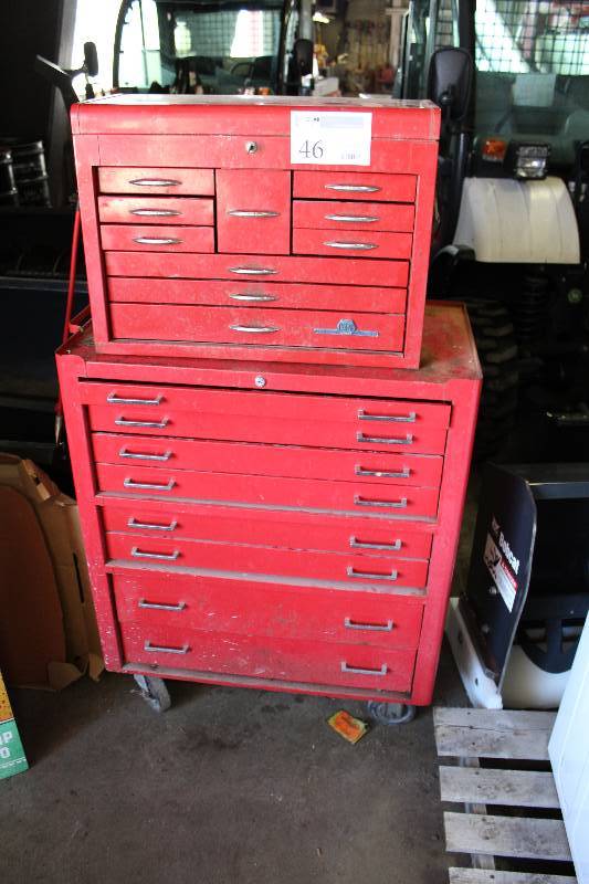 lot 46 image: 18-Drawer 2-Piece Metal Rolling Locking Tool Chest