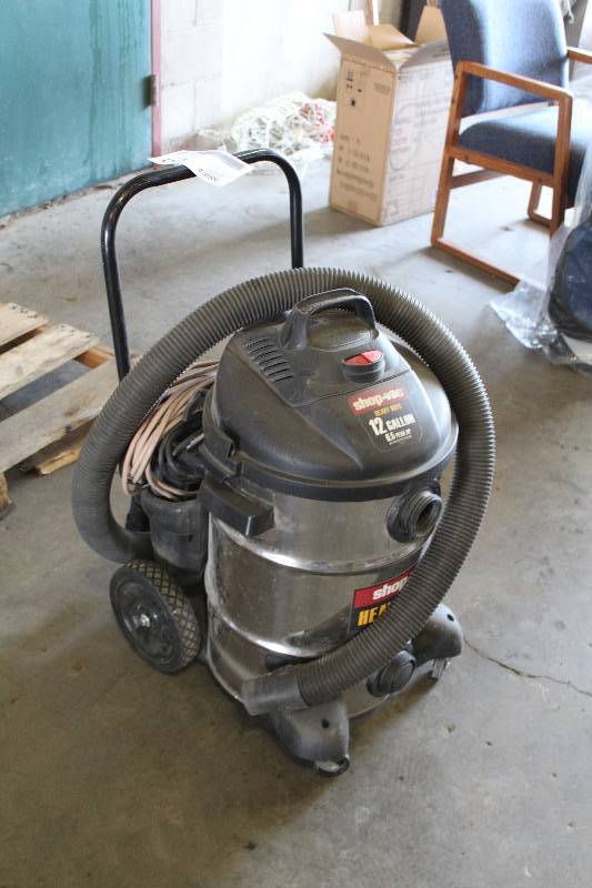 lot 66 image: Shop-Vac Heavy Duty 12-Gallon 6.5hp WetDry Utility Vac