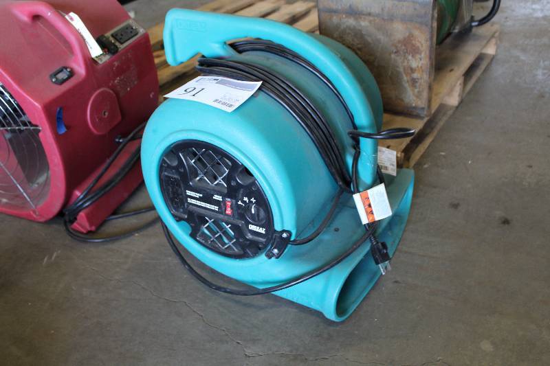 lot 91 image: Drieaze TurboDryer Commercial Blower Floor Unit