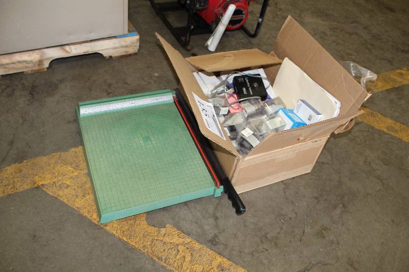 lot 135 image: Paper Cutter, Cyber Key Station
