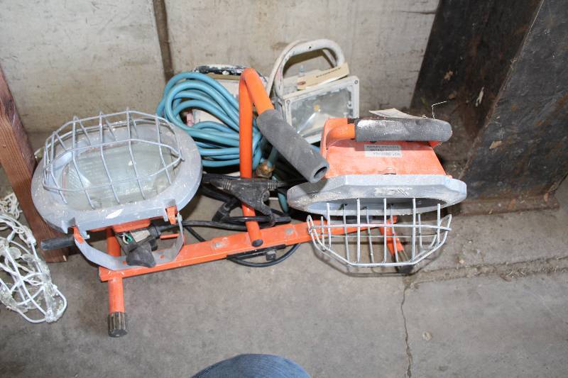 lot 82 image: Lot of (2) Shop Lights