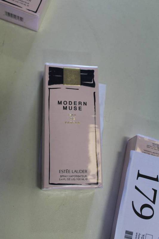 lot 168 image: Este Lauder Modern Muse Perfume