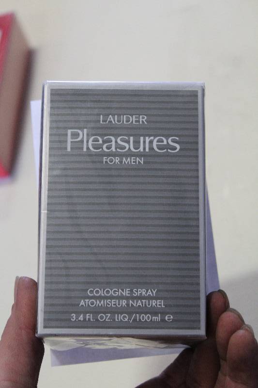 lot 238 image: Este Lauder Pleasures For Men