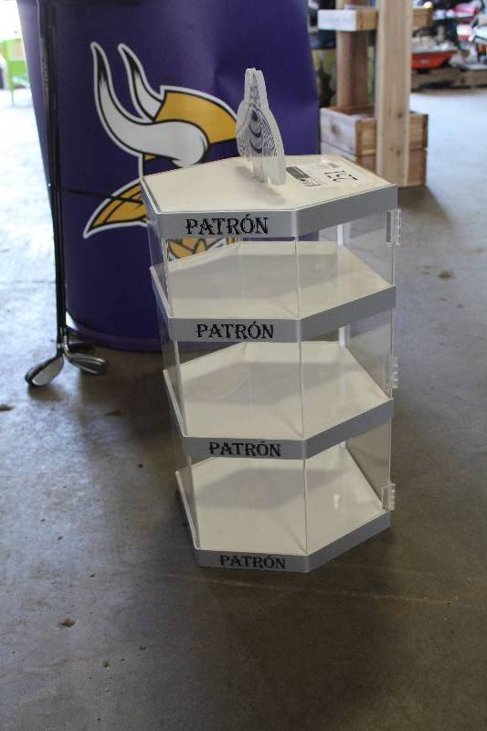 lot 251 image: Patron 4-Shelf Hexagon Display Case w Key