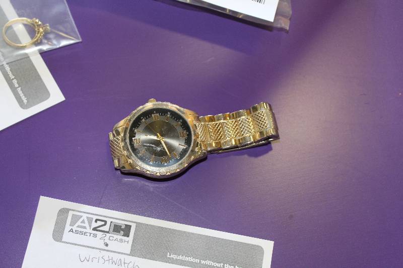 lot 267 image: Mens Gold Band Wrist Watch