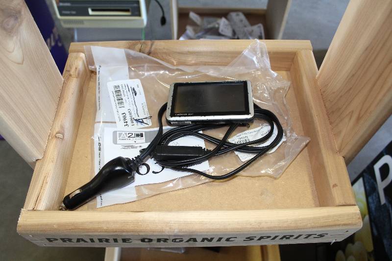 lot 263 image: Garmin Nuvi GPS