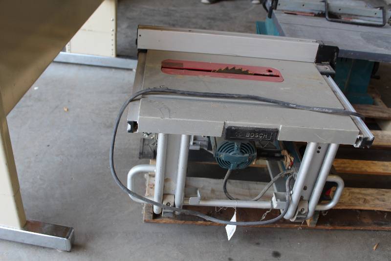 lot 29 image: Bosch Table Saw