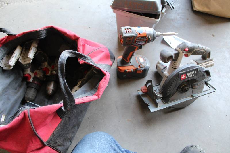 lot 98 image: Tool Bag w Porter-Cable Circular Saw, Ryobi 18VDC Cordless Drill, Battery