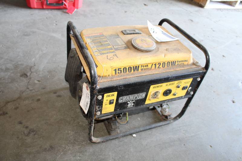 lot 38 image: Champion Power Equipment 1500W Gasoline Generator