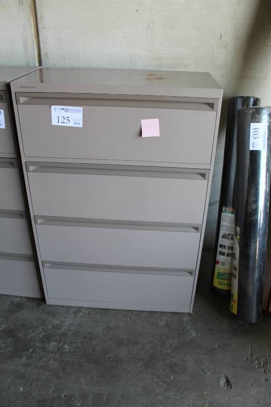 lot 125 image: 4-Drawer Metal Lateral File Cabinet