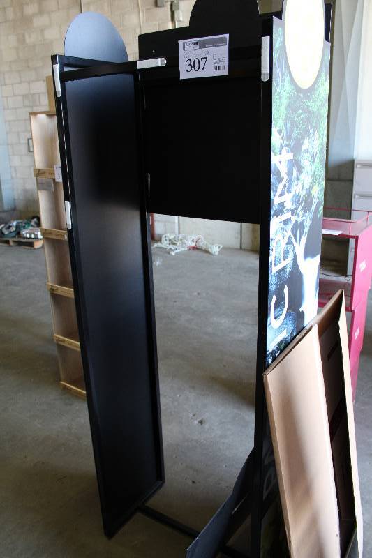 lot 307 image: Pacific Rim Display Case