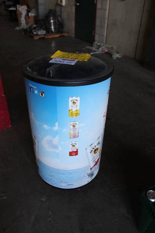 lot 300 image: Malibu Rum Drink Cooler