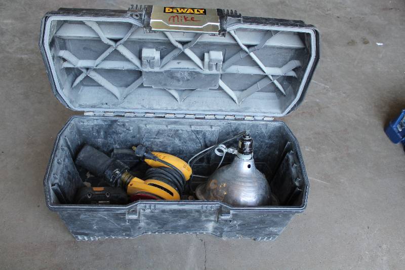 lot 96 image: DeWalt Random Orbit Sander w Tool Box