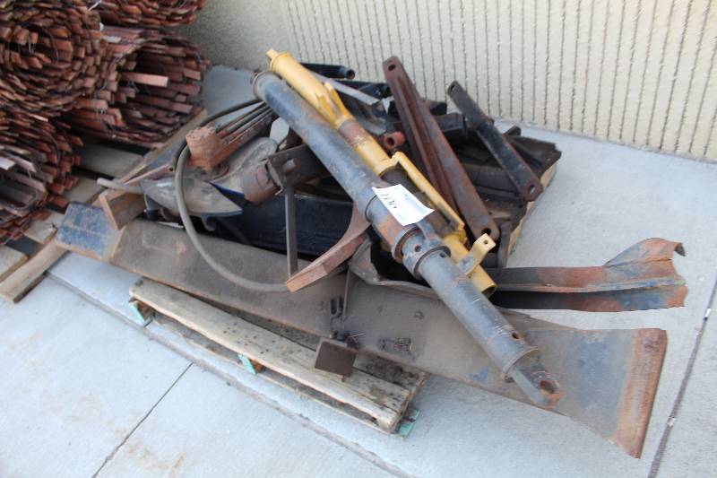 lot 106 image: Scrap Metal