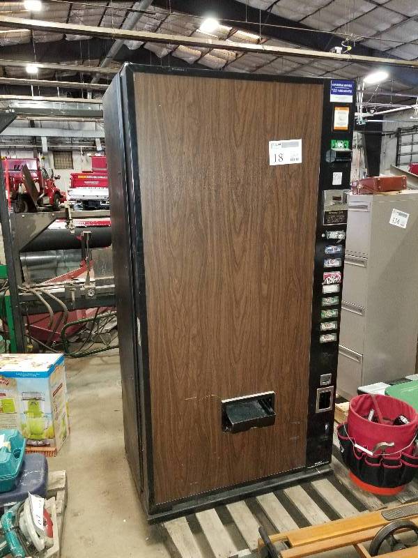 lot 18 image: Dixie-Narco Commercial 8-Lot Can Beverage Refrigerated Vending Machine