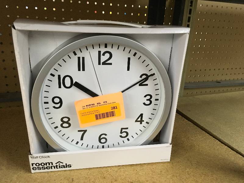 lot 281 image: 9 ROUND WALL CLOCK, SILVER COLOR